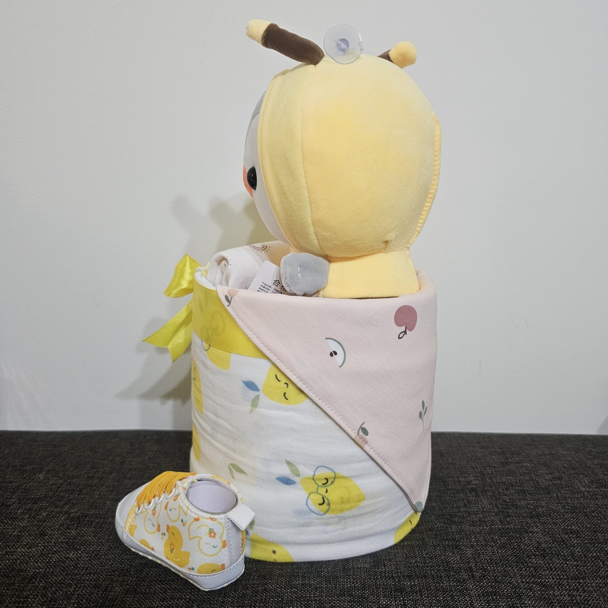 1 Tier Yellow Bee Diaper Cake Baby Gift 3 1 Tier Yellow Bee Diaper Cake Baby Gift - Image 3