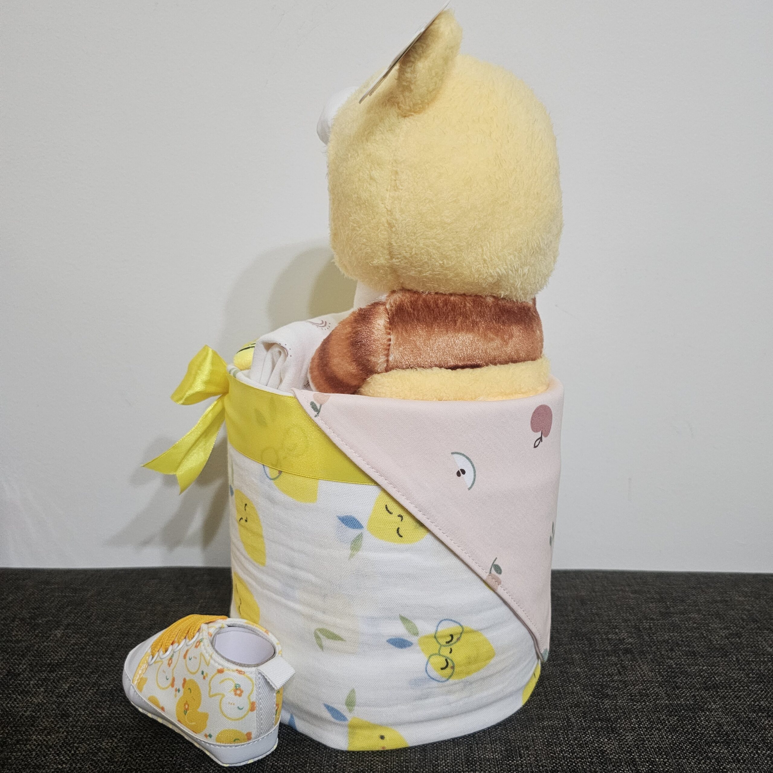 1 Tier Yellow Cat Diaper Cake Baby Gift 2 1 Tier Yellow Cat Diaper Cake Baby Gift - Image 2