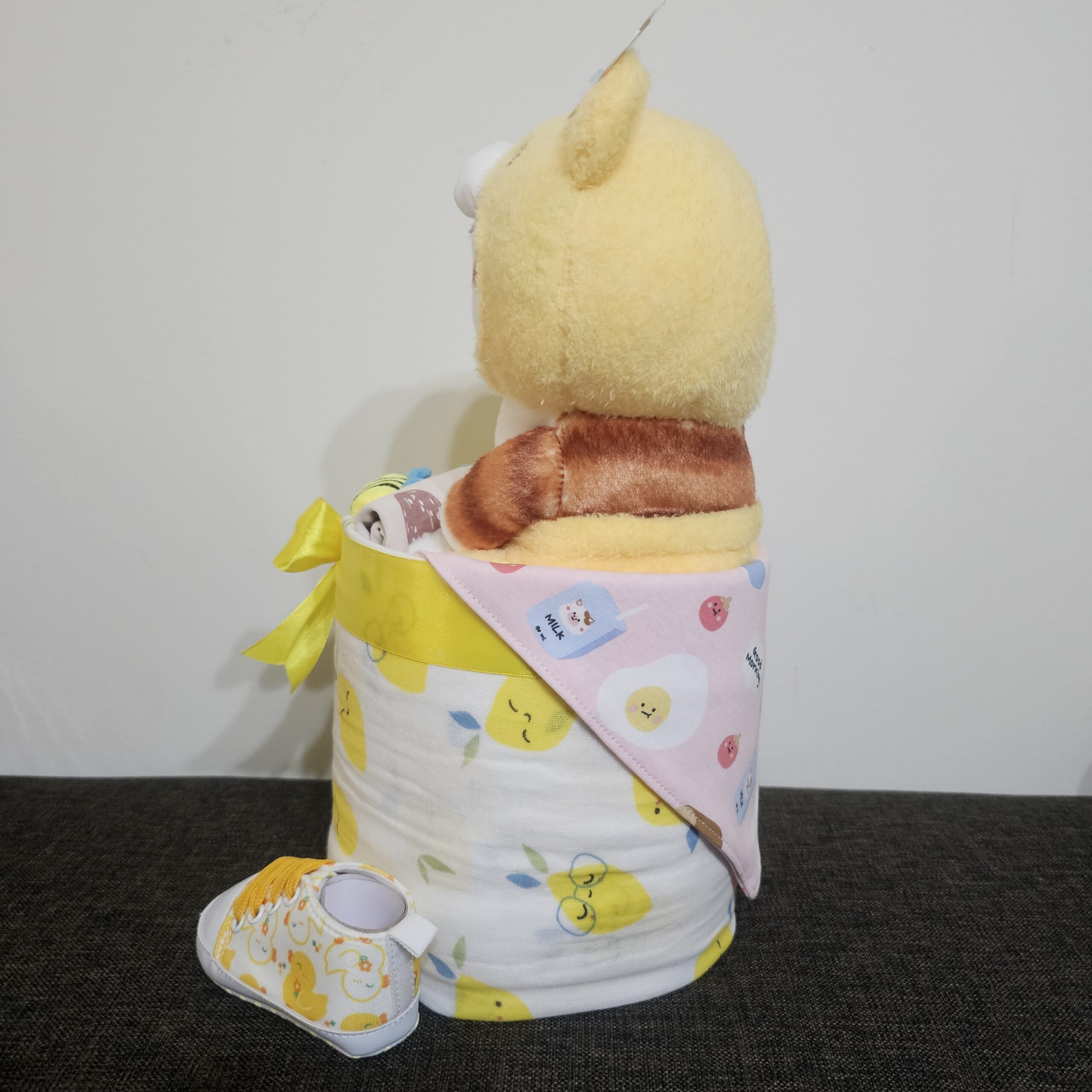 1 Tier Yellow Cat Diaper Cake Baby Gift 4 1 Tier Yellow Cat Diaper Cake Baby Gift - Image 4